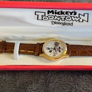 Preowned vintage Disneyland 1993 Commemorative Opening Watch